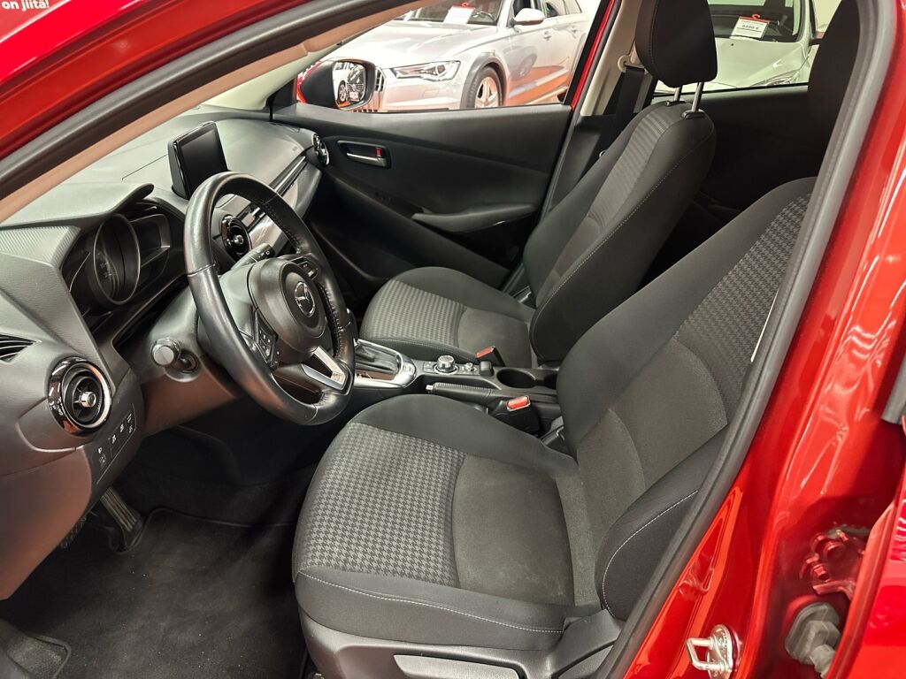 Mazda 2 2019 Punainen