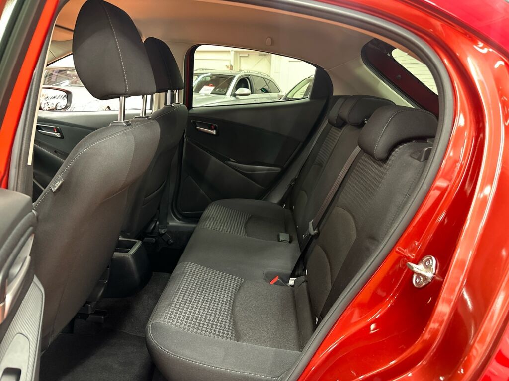 Mazda 2 2019 Punainen