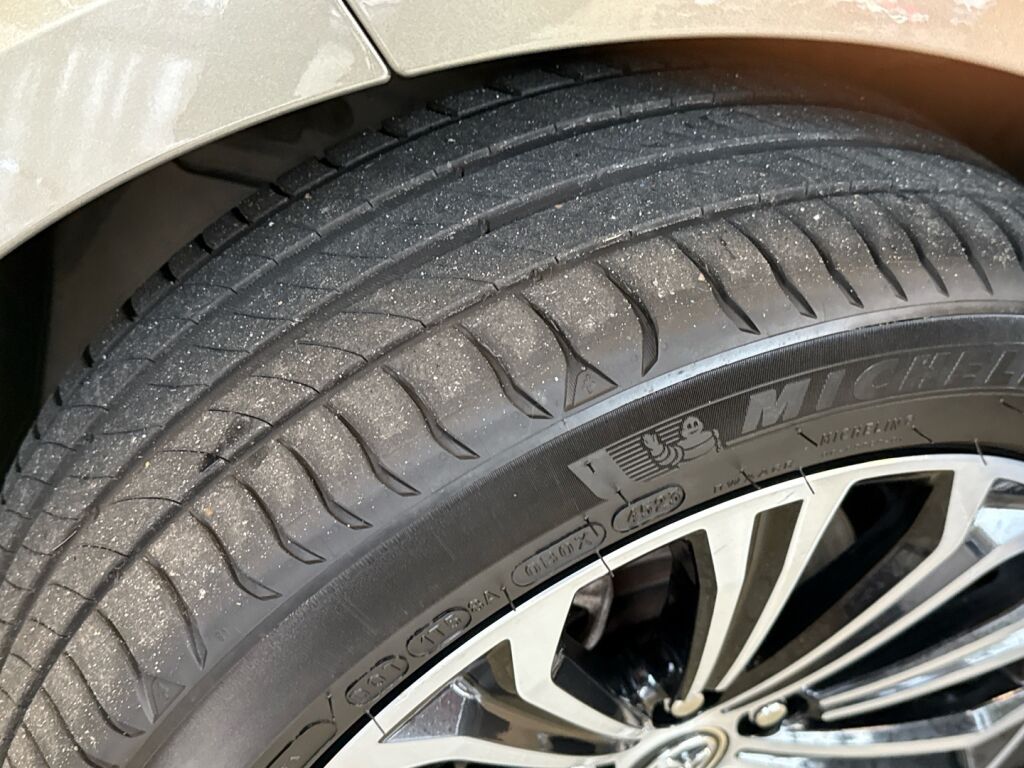 Toyota Corolla 2019 Ruskea (beige)