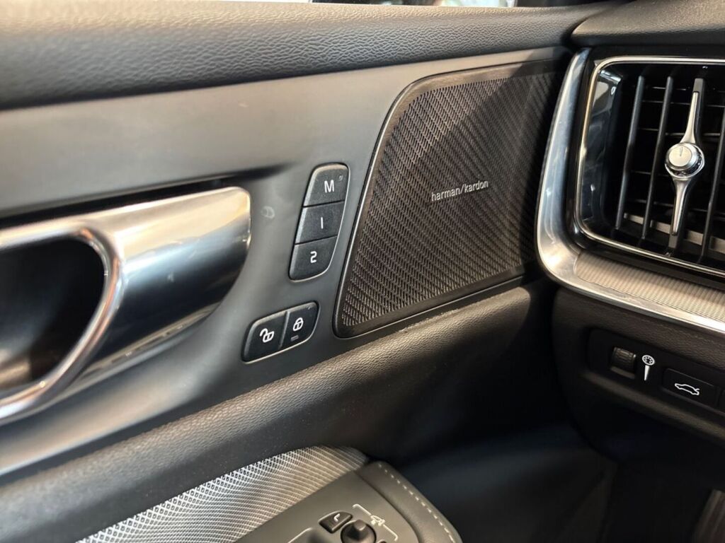 Volvo S60 2019 Punainen