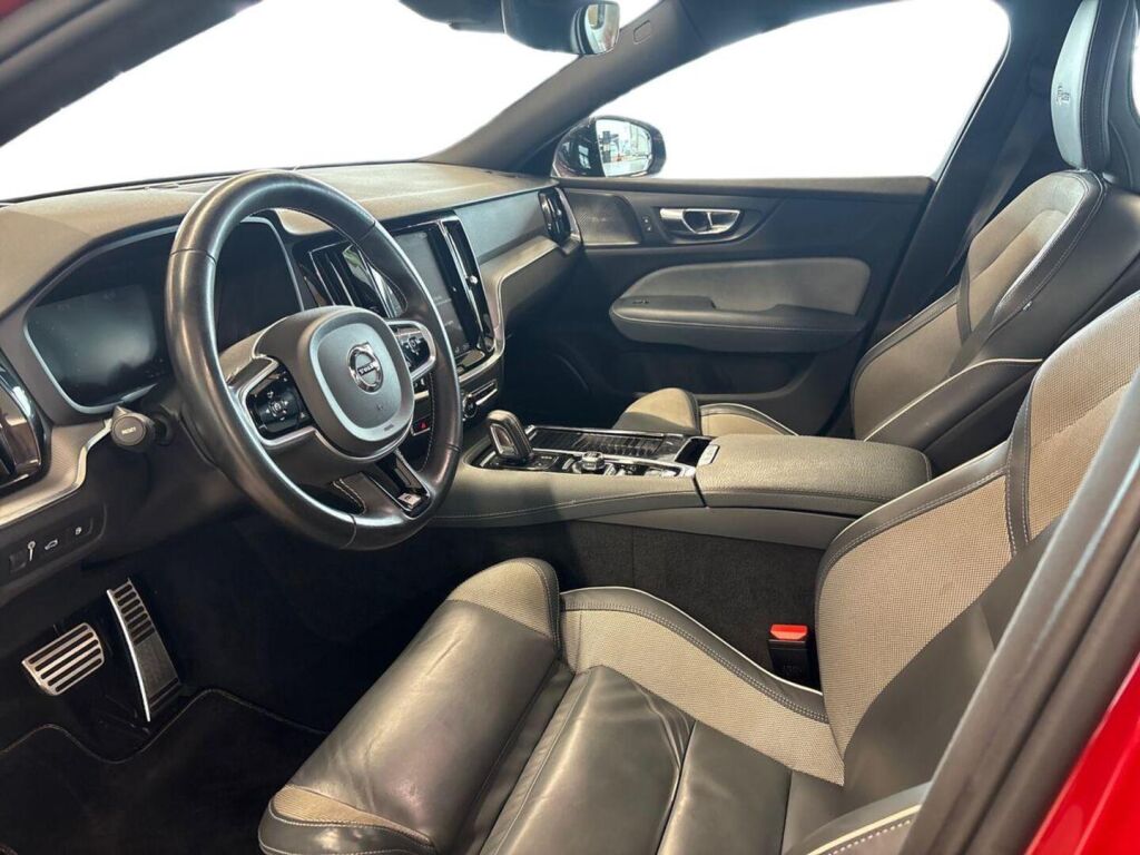 Volvo S60 2019 Punainen