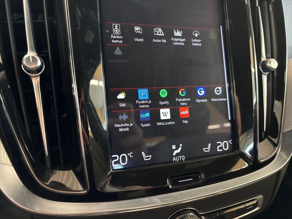 Volvo S60 2019 Punainen