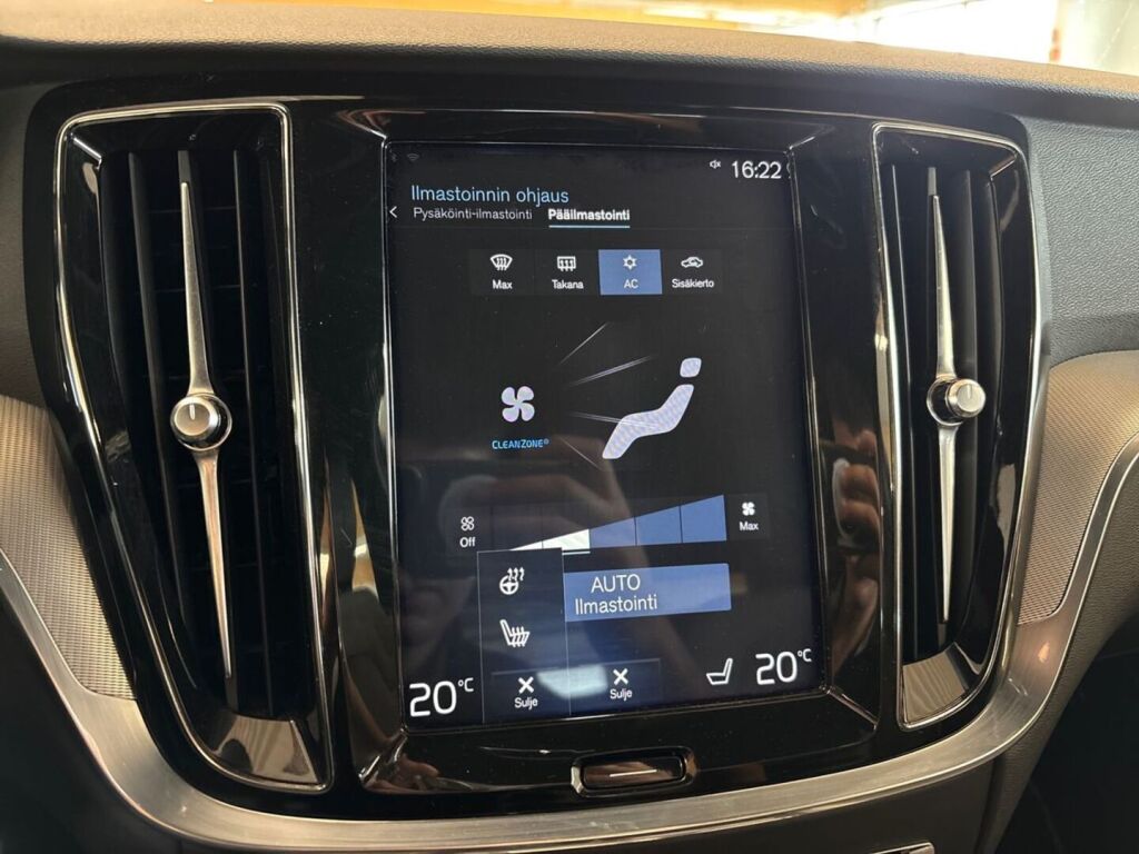 Volvo S60 2019 Punainen