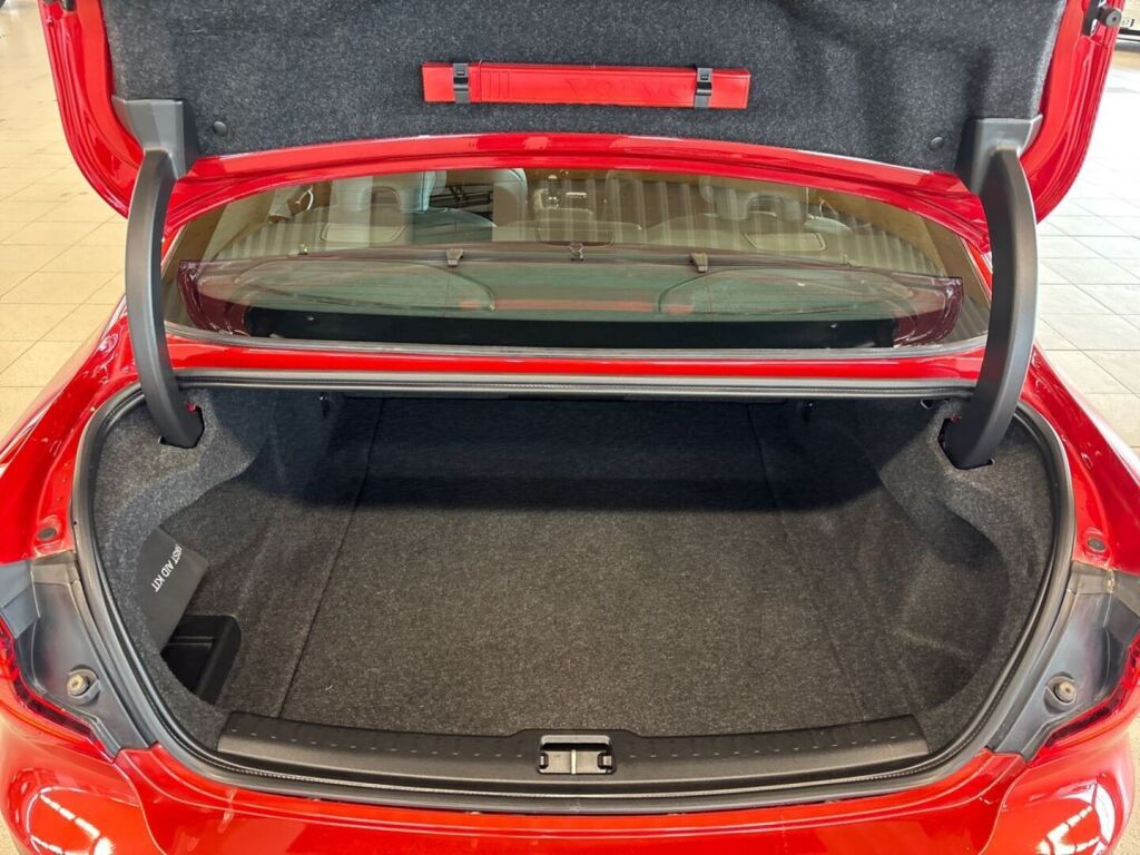 Volvo S60 2019 Punainen