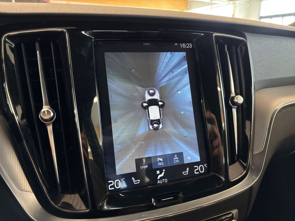 Volvo S60 2019 Punainen