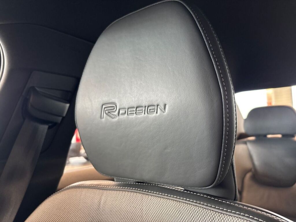 Volvo S60 2019 Punainen