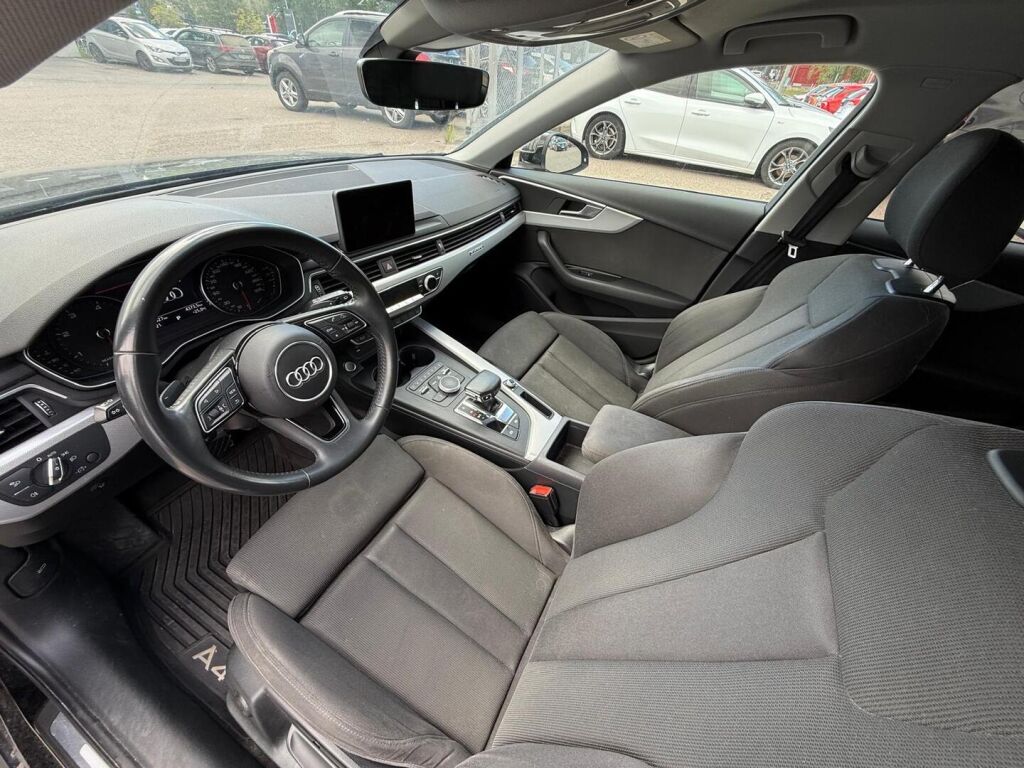 Audi A4 2019 Musta