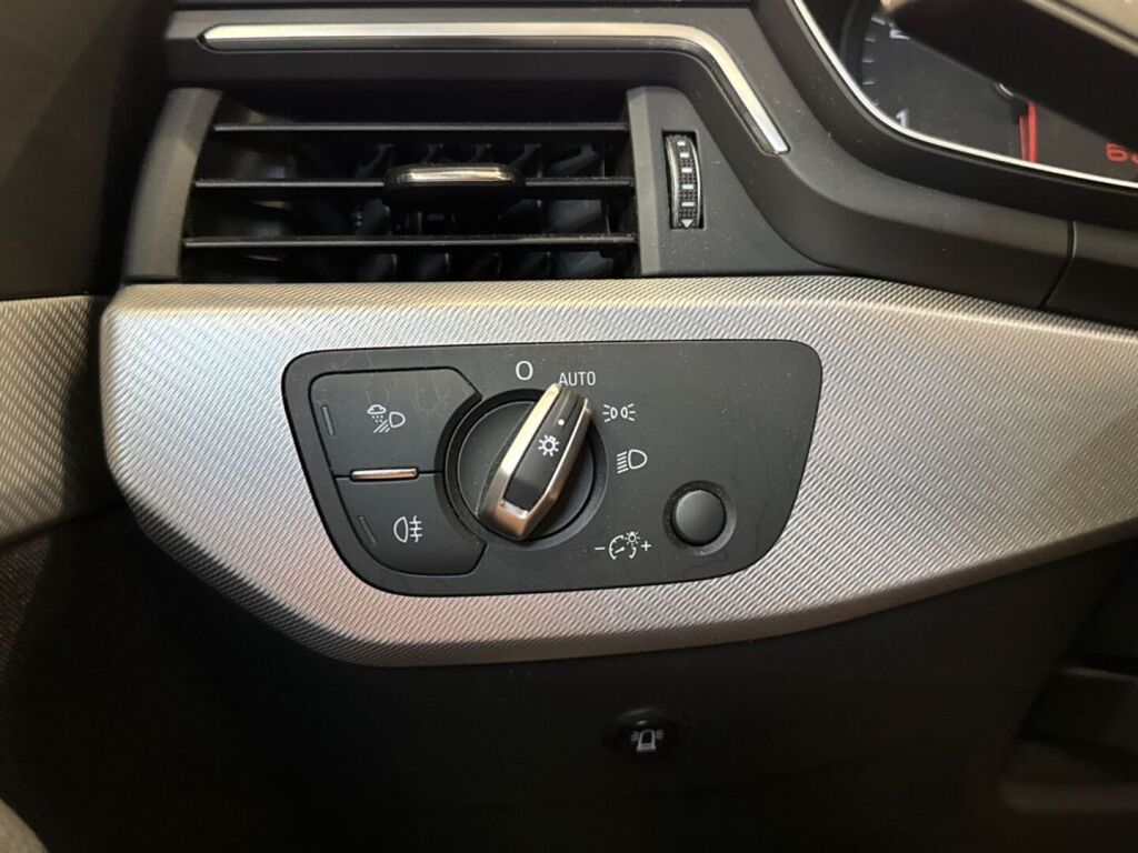Audi A4 2019 Musta