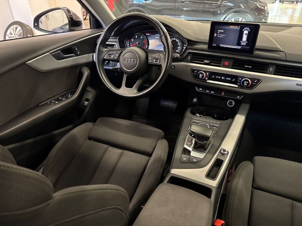 Audi A4 2019 Musta