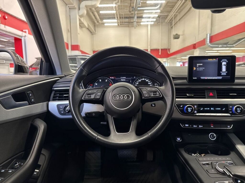 Audi A4 2019 Musta