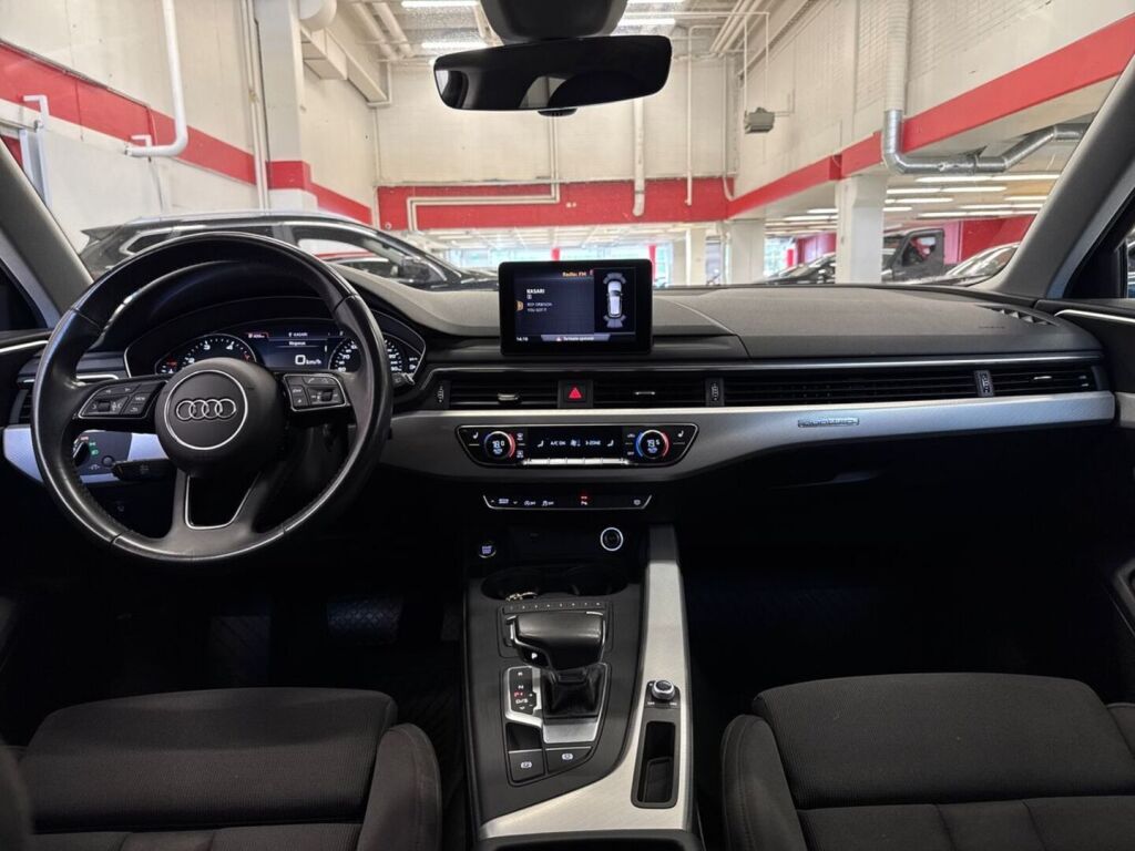 Audi A4 2019 Musta