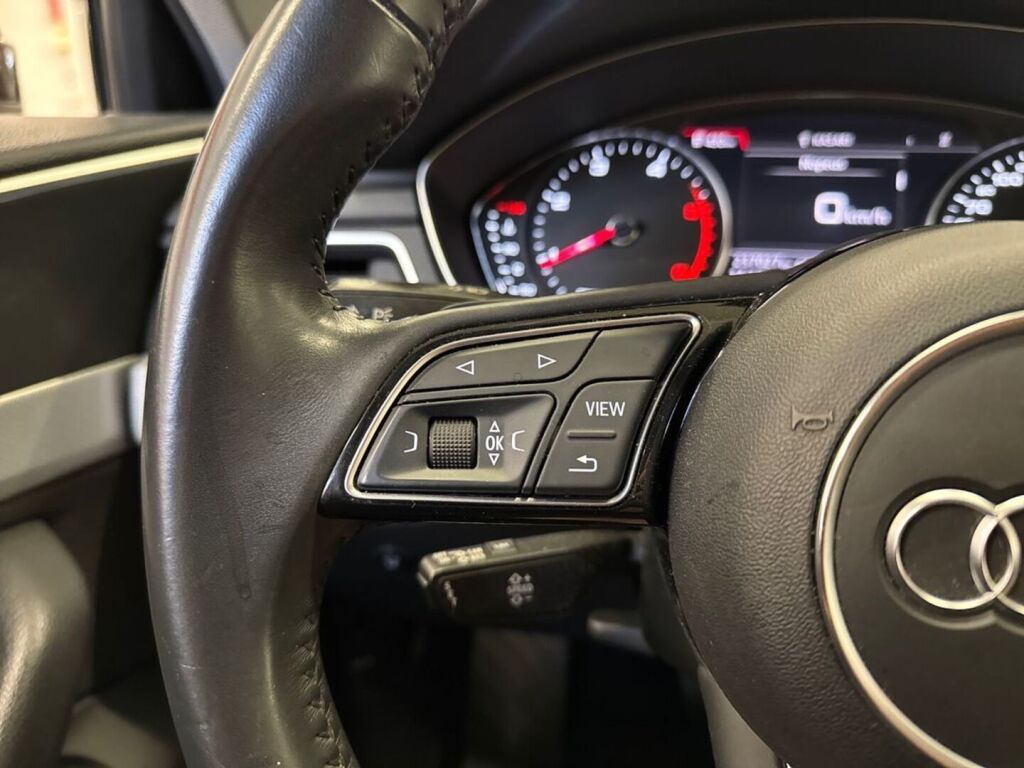 Audi A4 2019 Musta