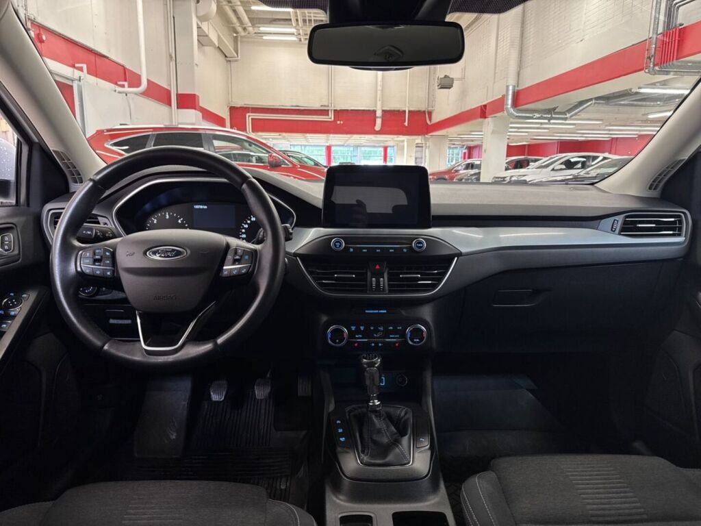 Ford Focus 2020 Valkoinen