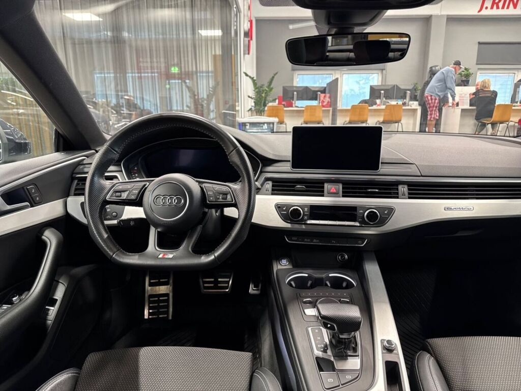 Audi A5 2017 Sininen
