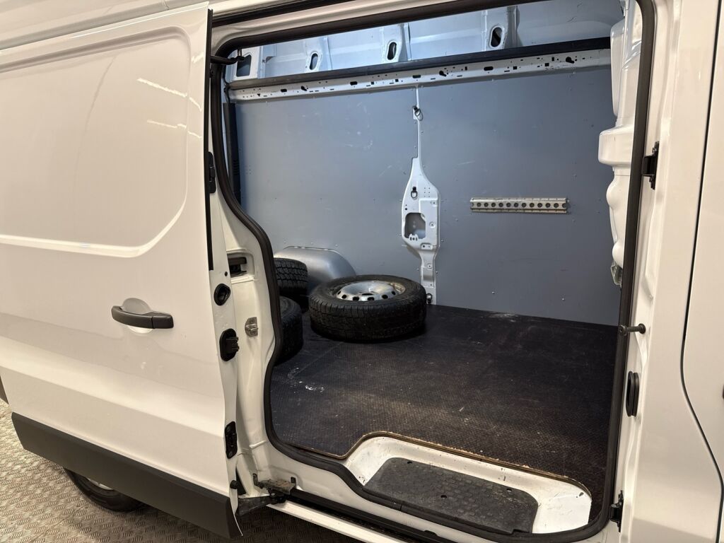 Renault Trafic 2019 Valkoinen
