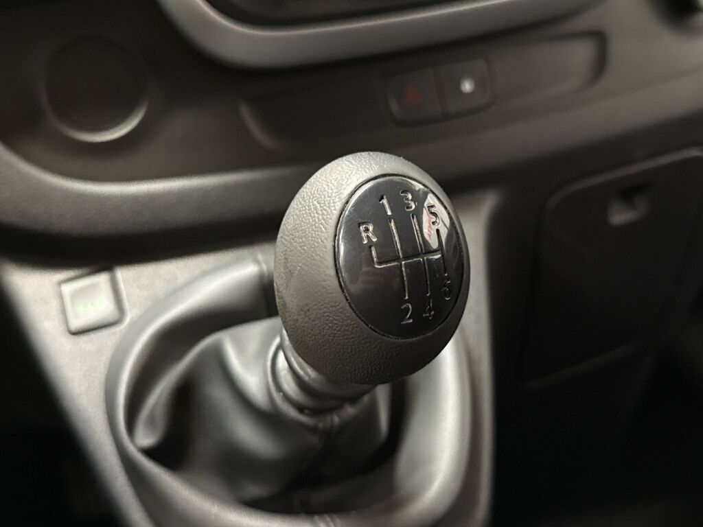 Renault Trafic 2019 Valkoinen