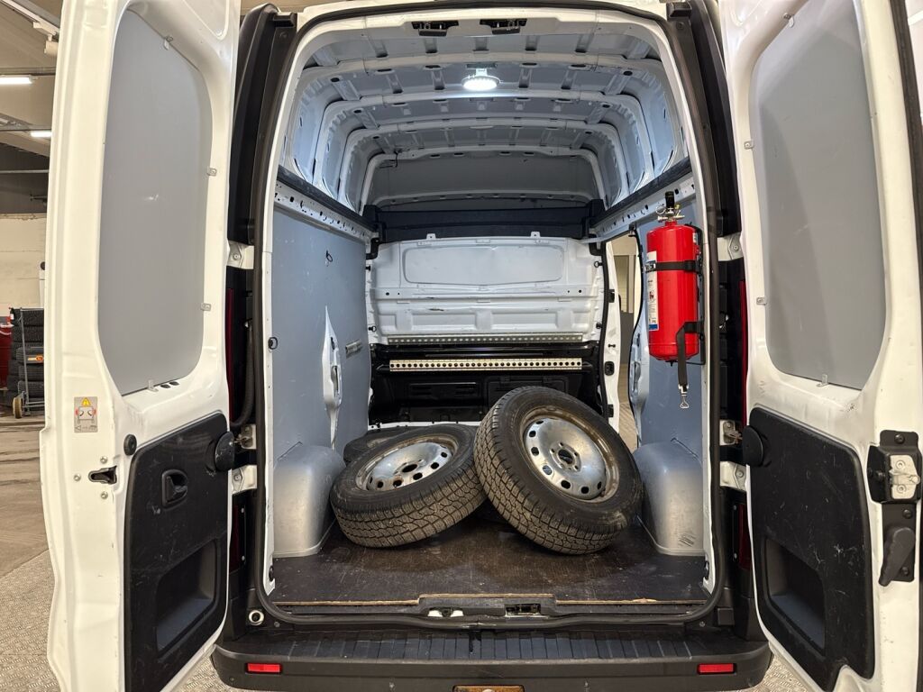 Renault Trafic 2019 Valkoinen