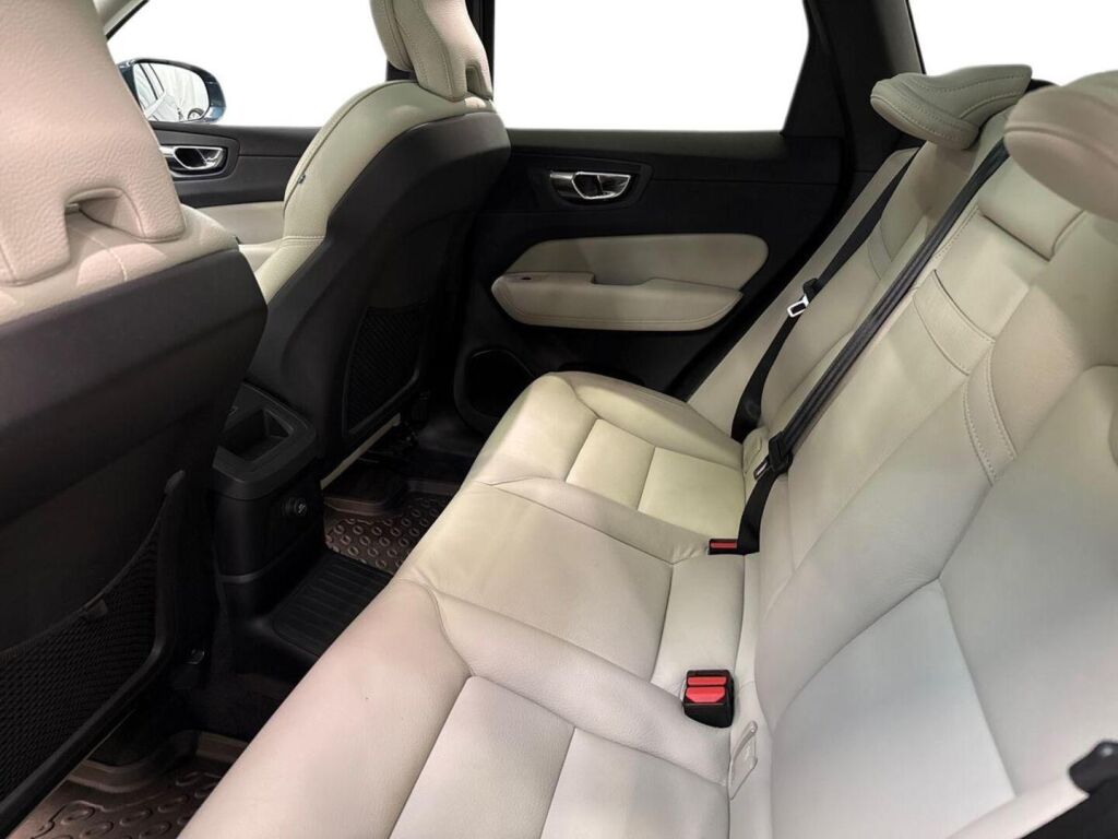 Volvo XC60 2020 Sininen