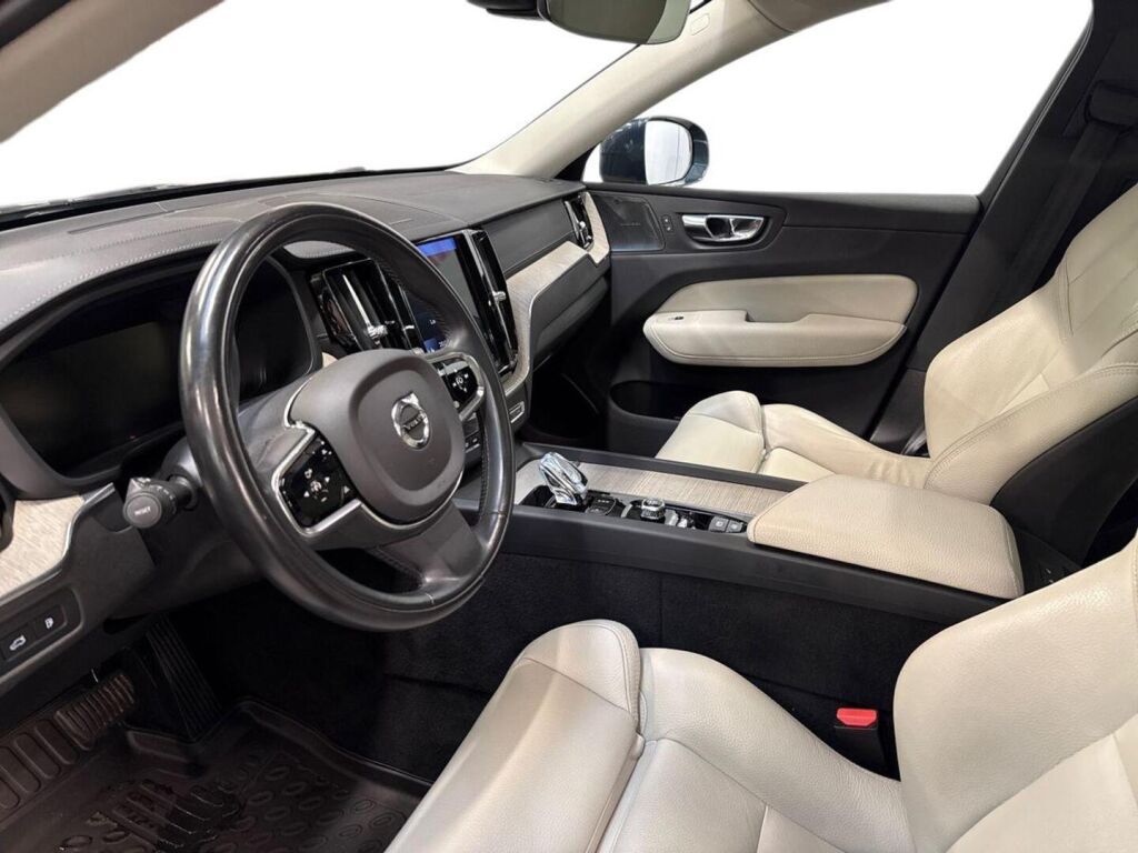 Volvo XC60 2020 Sininen