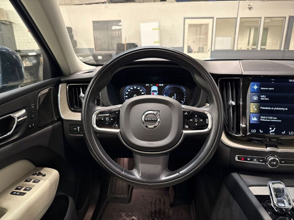 Volvo XC60 2020 Sininen