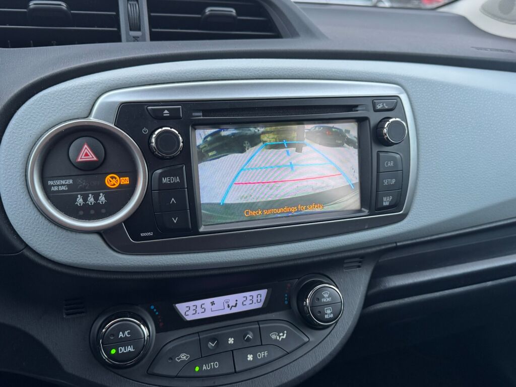 Toyota Yaris 2012 Harmaa