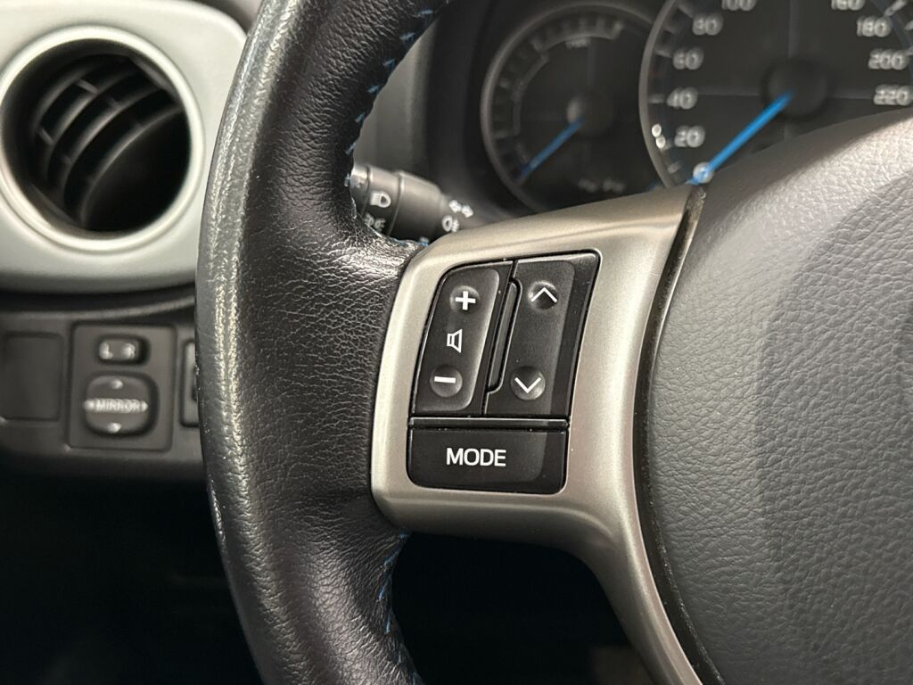 Toyota Yaris 2012 Harmaa