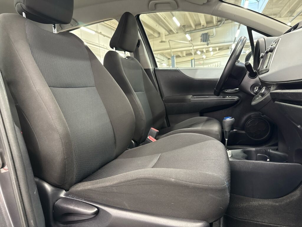 Toyota Yaris 2012 Harmaa