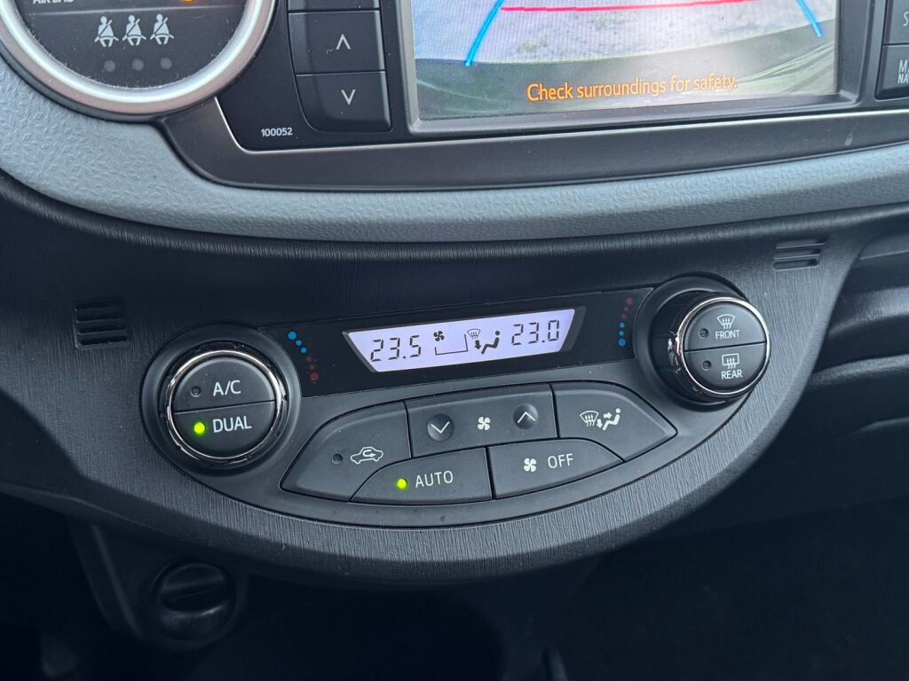 Toyota Yaris 2012 Harmaa