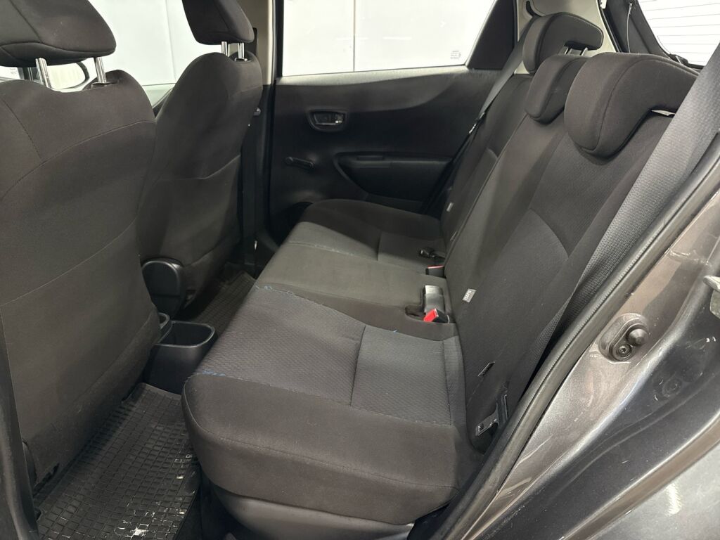 Toyota Yaris 2012 Harmaa