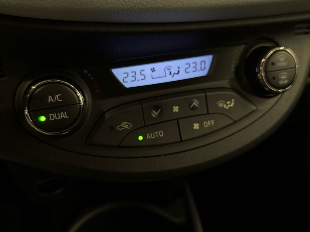 Toyota Yaris 2012 Harmaa