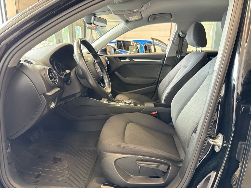 Audi A3 2017 Musta