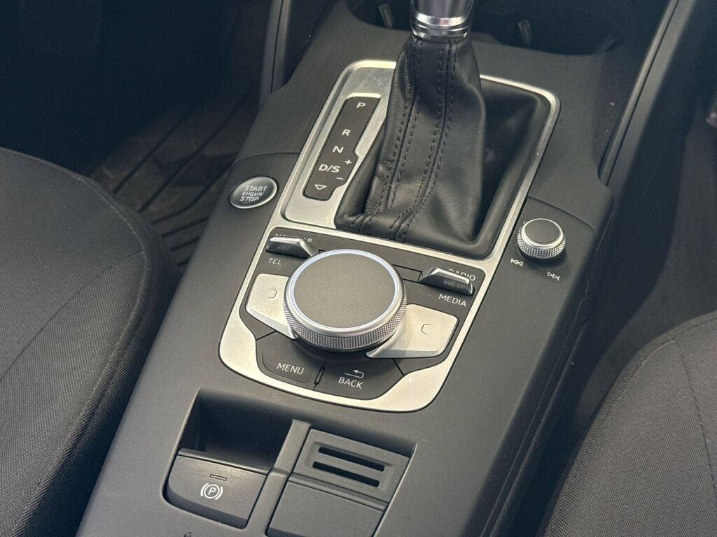 Audi A3 2017 Musta