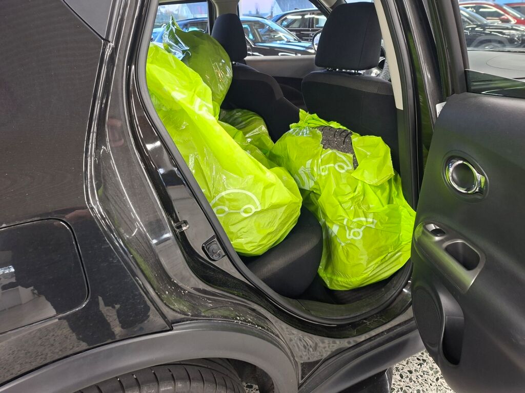 Nissan Juke 2012 Musta