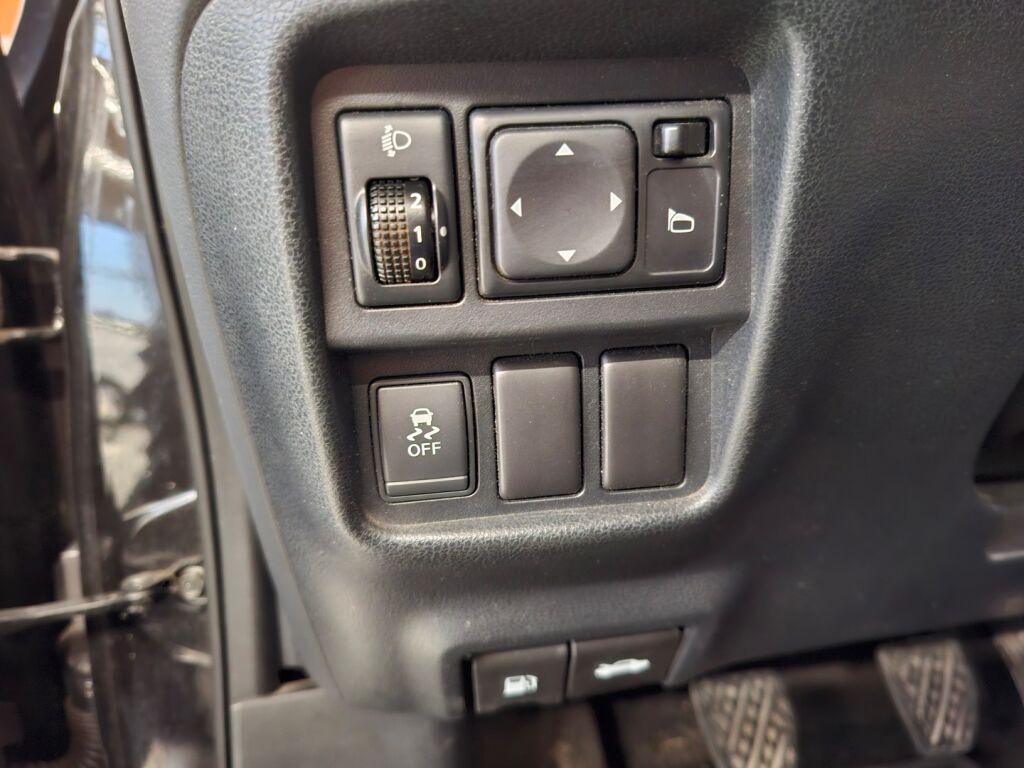 Nissan Juke 2012 Musta