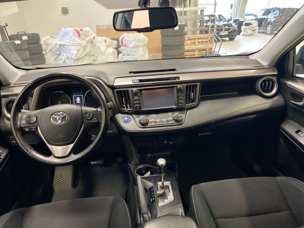Toyota RAV4 2017 Musta