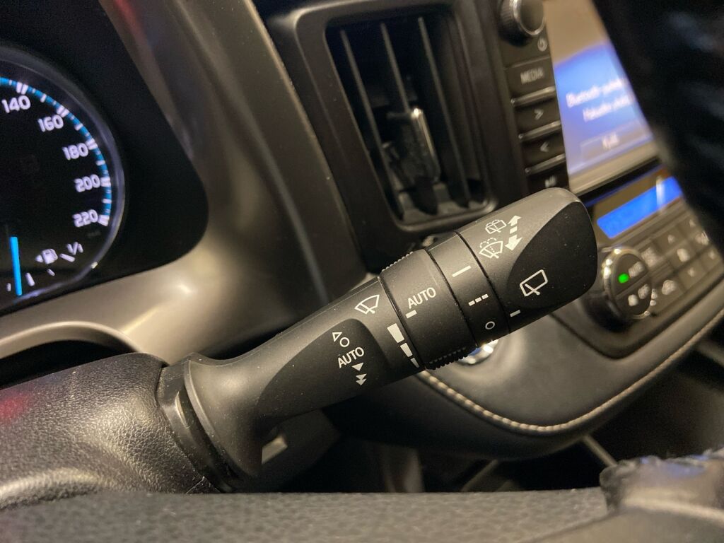 Toyota RAV4 2017 Musta