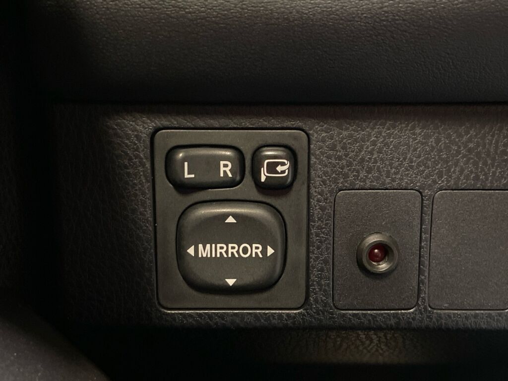 Toyota RAV4 2017 Musta