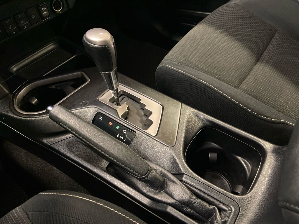 Toyota RAV4 2017 Musta