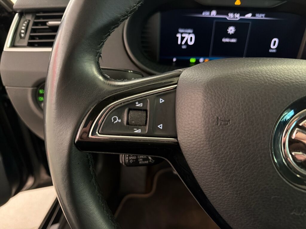 Skoda Octavia 2019 Musta