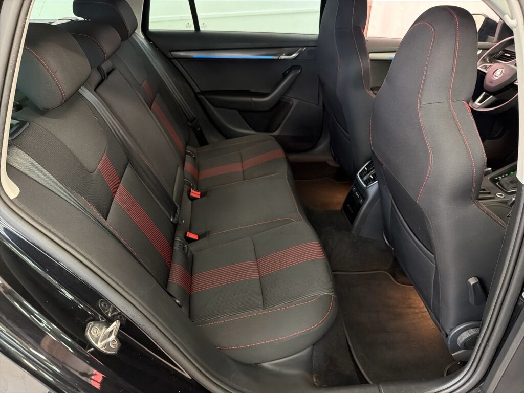 Skoda Octavia 2019 Musta