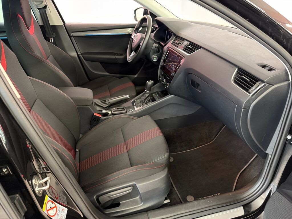 Skoda Octavia 2019 Musta