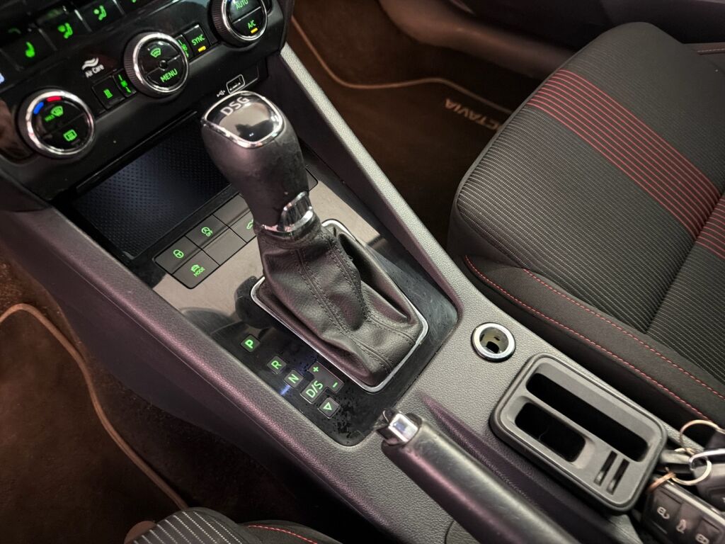 Skoda Octavia 2019 Musta