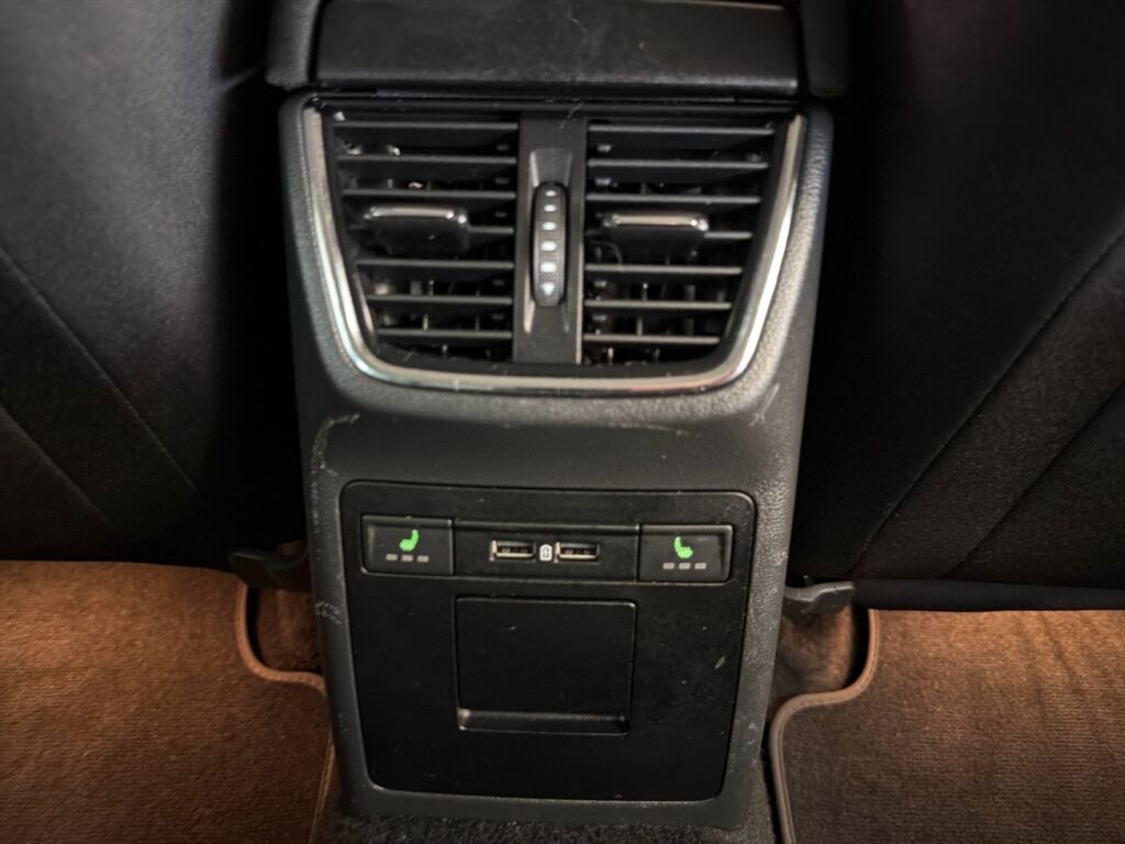 Skoda Octavia 2019 Musta