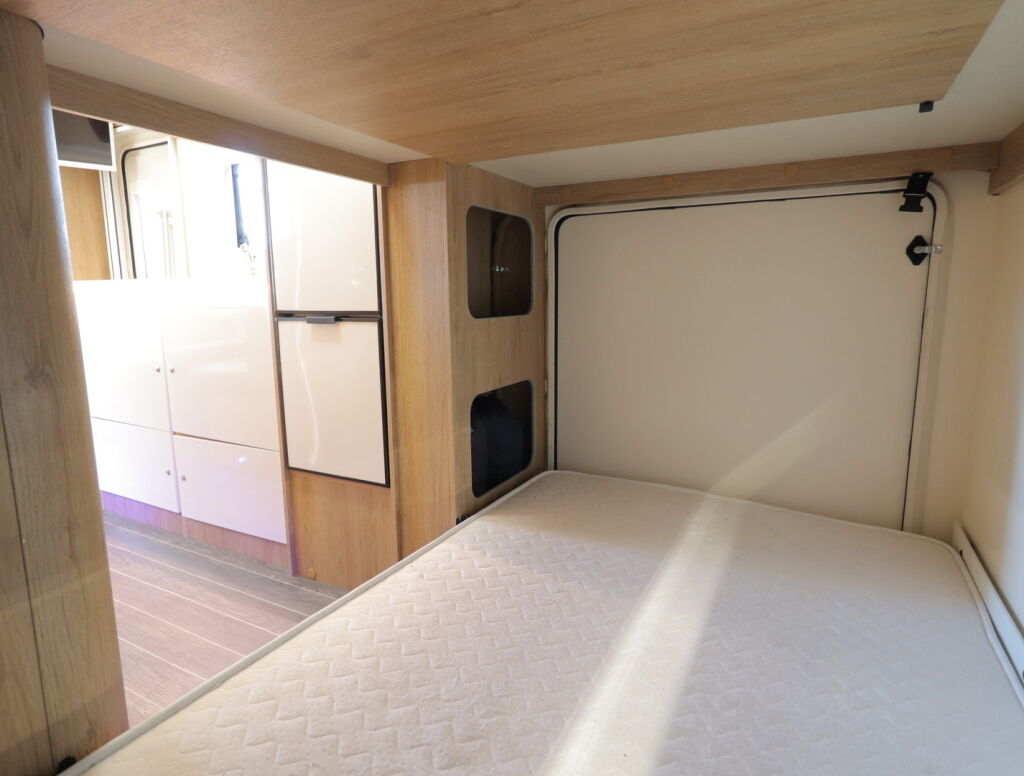 Ci ELLIOT 79 M 2020 Valkoinen