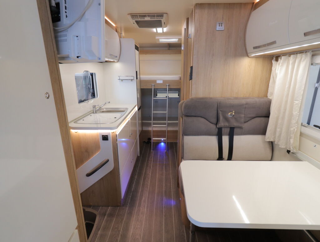 Ci ELLIOT 79 M 2020 Valkoinen