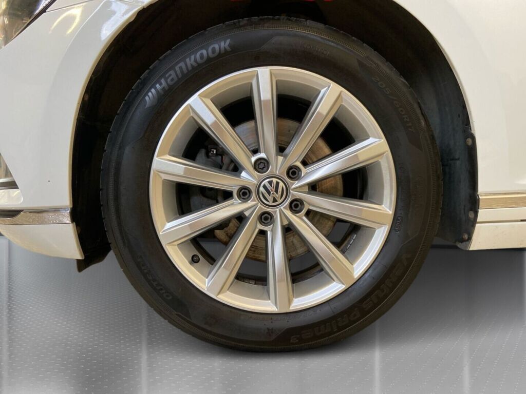 Volkswagen Passat 2015 Valkoinen