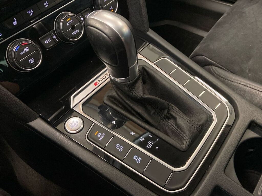 Volkswagen Passat 2015 Valkoinen