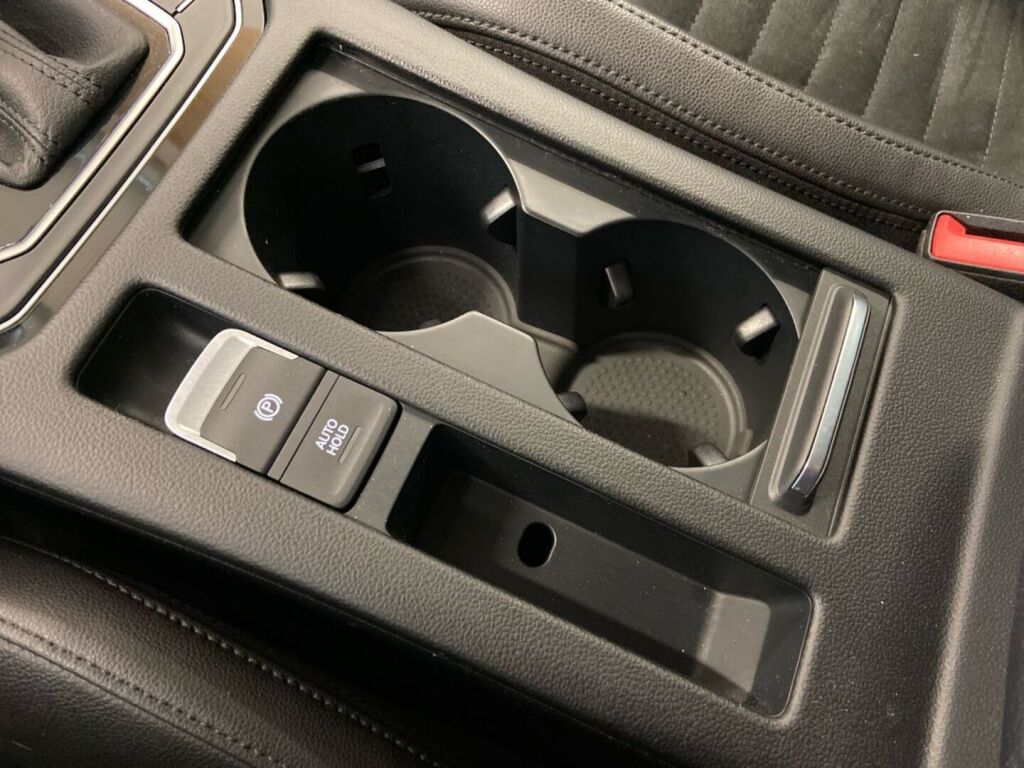 Volkswagen Passat 2015 Valkoinen