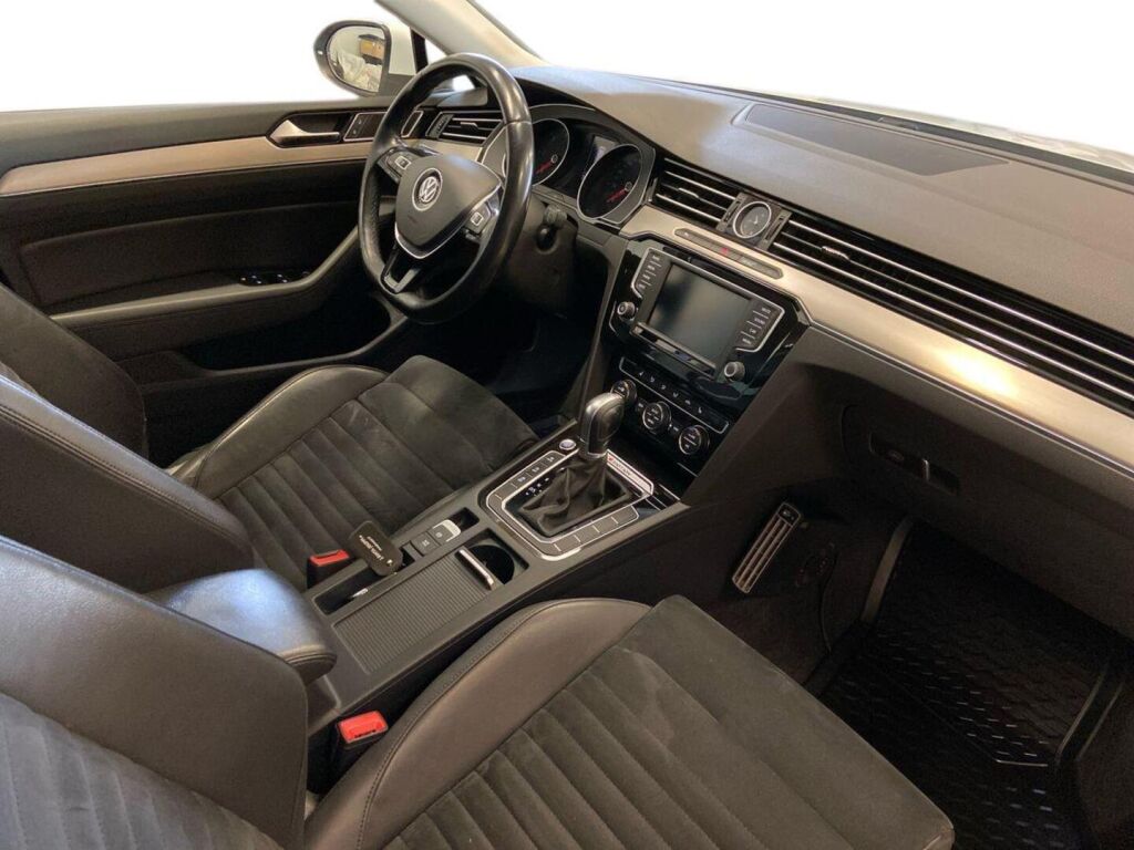 Volkswagen Passat 2015 Valkoinen