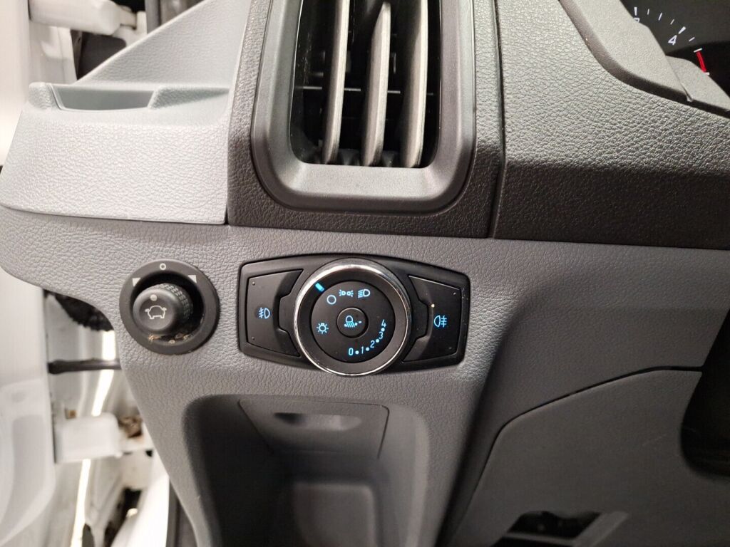 Ford Transit 2018 Valkoinen